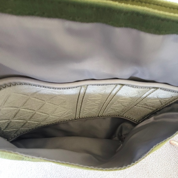 Keen Crossbody Bag Purse - Picture 5 of 7